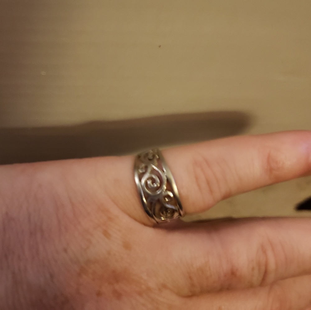 Silver scroll ring - Picture 3 of 3